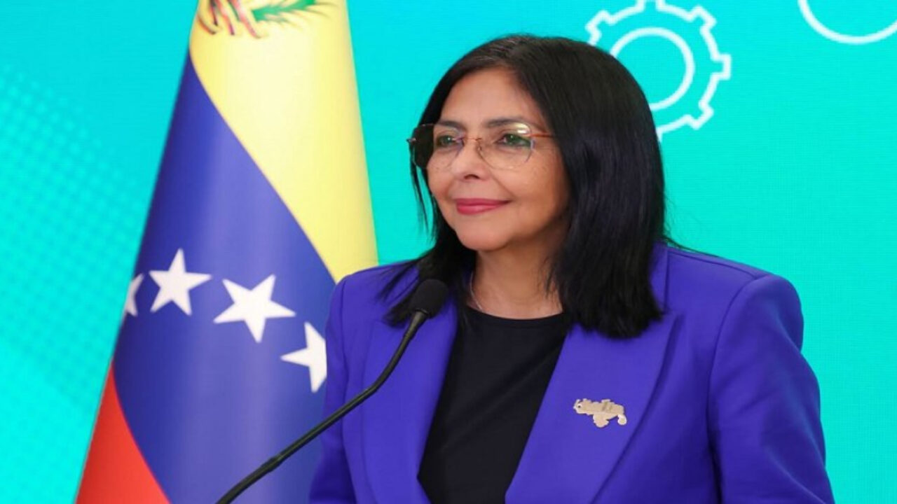Delcy Rodríguez advierte a Trinidad y Tobago que el gas de Venezuela «tienen que pagarlo»