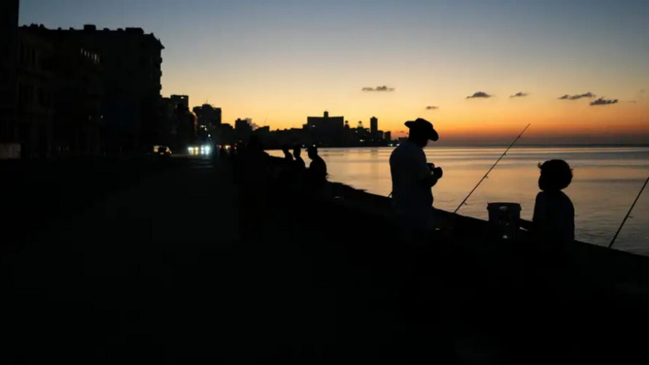 La red eléctrica de Cuba vuelve a colapsar y provoca apagón en La Habana y el occidente del país