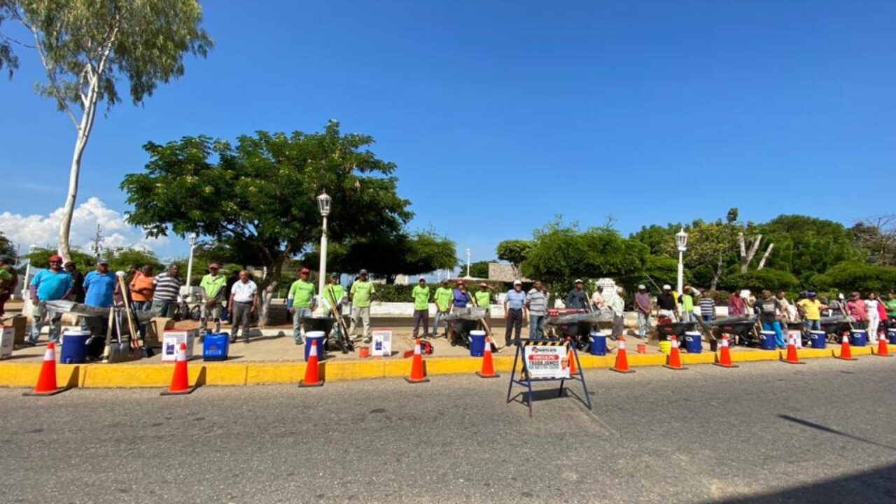 Alcalde Alenis Guerrero entregó herramientas a Dirección de Servicios Públicos para saneamiento del Lago de Maracaibo