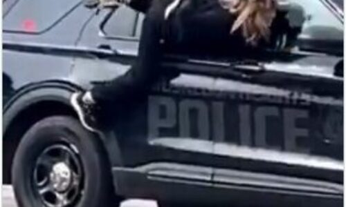 ¡Escándalo en Michigan!: Una mujer escapó esposada de una patrulla tras un insólito error policial (+video)