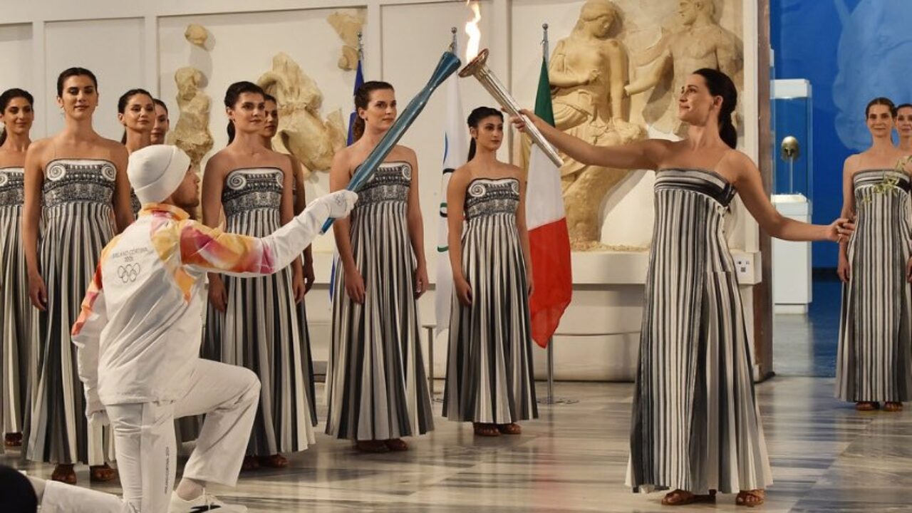Llama de los Juegos de Invierno 2026 se enciende en Olimpia y comienza su viaje a Milán-Cortina