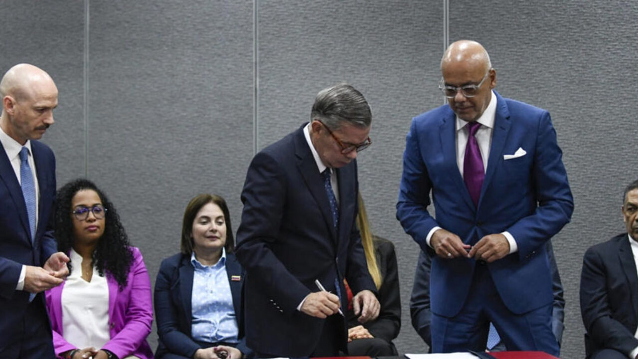 Juan Requesens y  Roland Carreño, fueron puestos en libertad junto a otros opositores en Venezuela tras diálogo