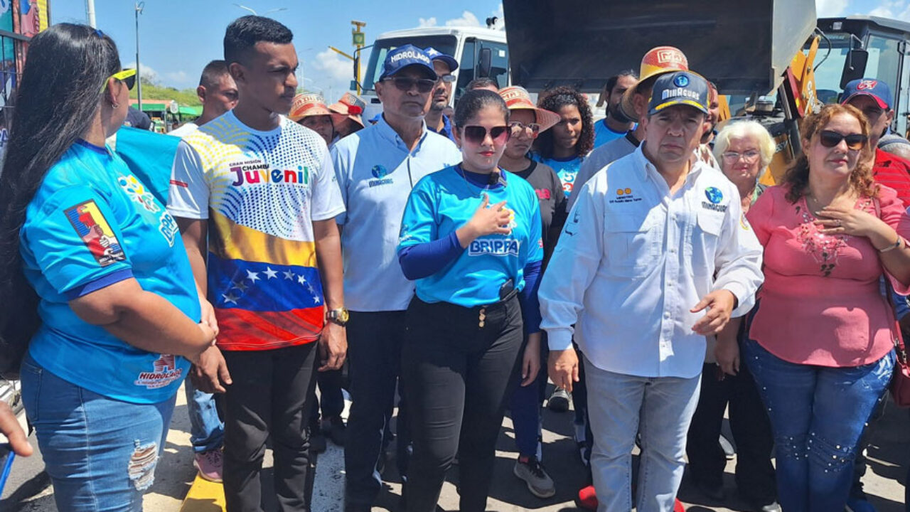 Gobierno entregó vehículos, maquinarias y equipamiento a Hidrolago en el estado Zulia