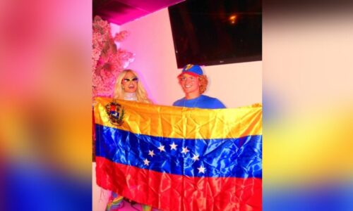 Paris Hilton despliega el tricolor venezolano y causa furor en plataformas digitales
