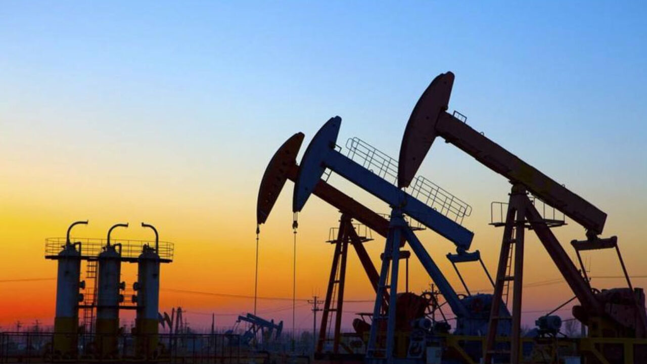 OPEP+ decide aumentar su producción en octubre a un ritmo menor: 137.000 barriles