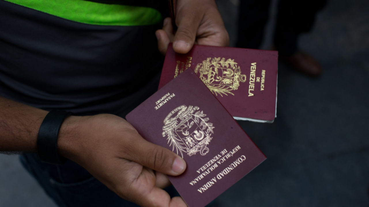 Saime rechazará en controles migratorios pasaportes vigentes que presenten deterioro físico