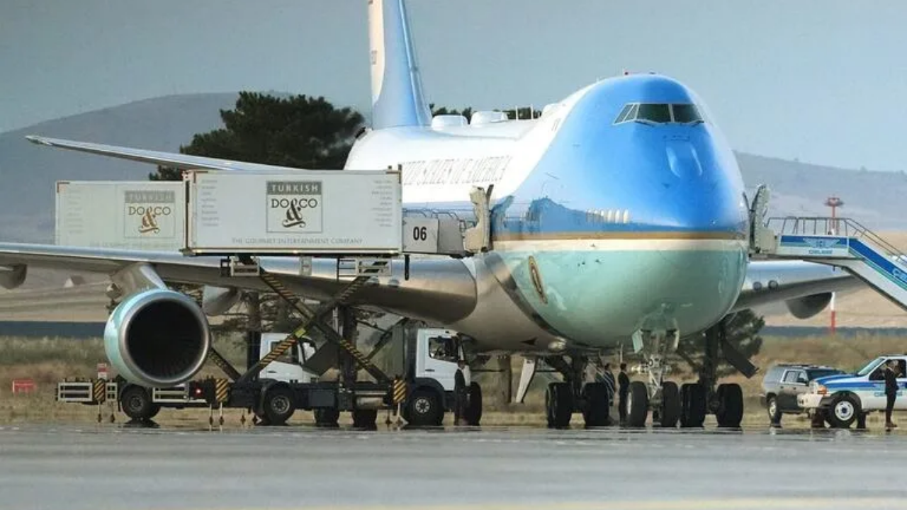 Según The Washington Post: Alerta de seguridad obligó a Donald Trump a realizar un cambio secreto de avión tras la cumbre de la OTAN