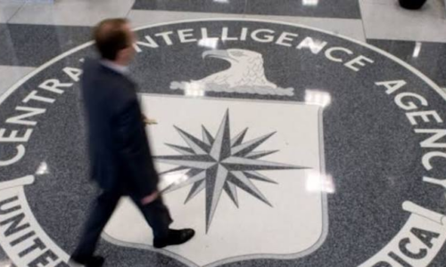 Exfuncionario de la CIA admite desvío de 194 millones de dólares