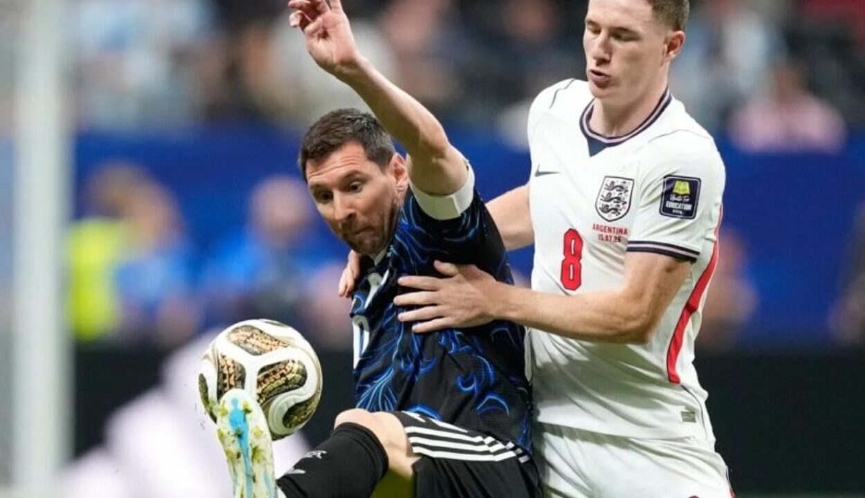 Argentina derrota a Inglaterra 2-1 y se mete en la final de la Copa del Mundo