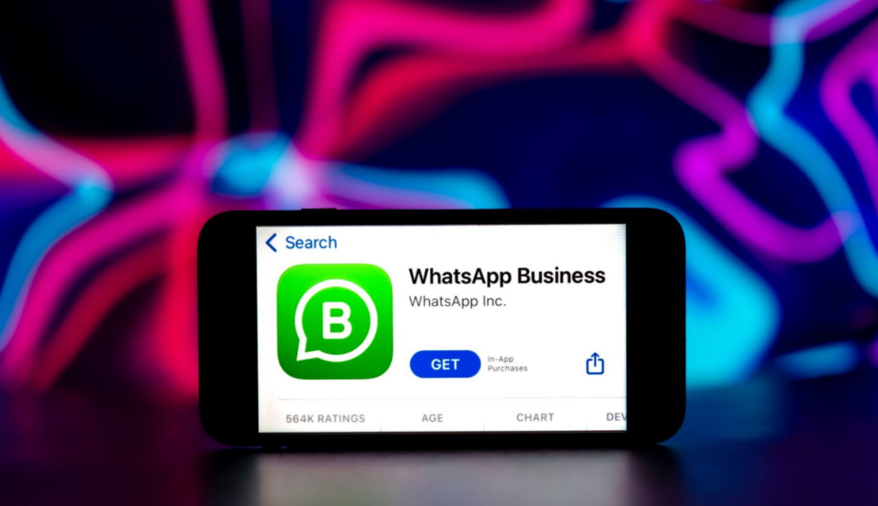 Meta cobrará por mensajes de atención empresarial en WhatsApp Business a partir de octubre