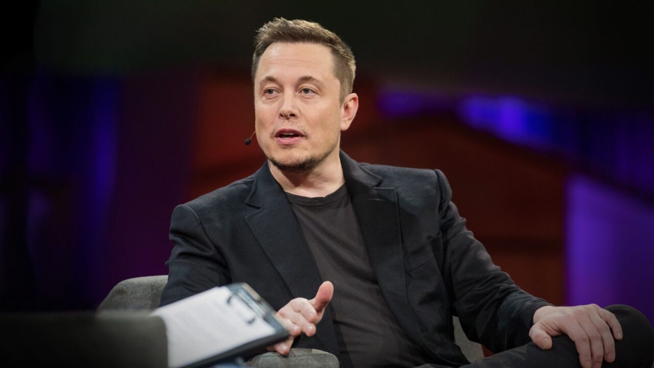Elon Musk dice la IA es un “genio mágico” y puede llevar a la humanidad a una edad de la abundancia