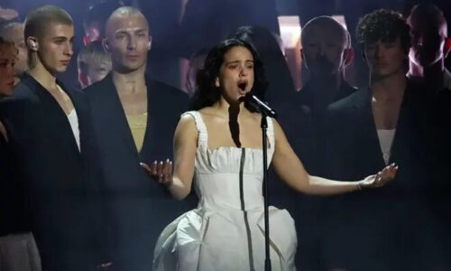 «Nos necesitan»: Rosalía detiene su concierto en Las Vegas y envía un emotivo mensaje de solidaridad a Venezuela