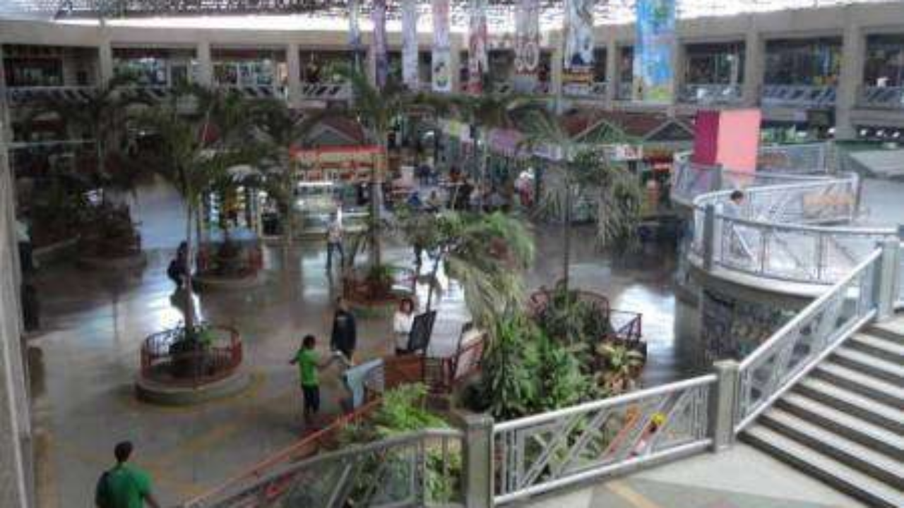 Centros comerciales aplicaran restricciones de climatización por ahorro energético en Caracas