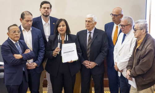 Delegación de la AN-2015 escucha al sector salud en Caracas y aboga por el libre ejercicio de la medicina