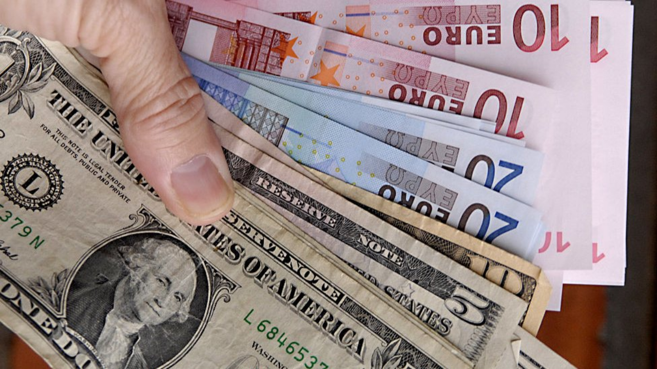 A esta hora: BCV sitúa la tasa del dólar oficial en 842,20 bolívares y el euro en 977,87