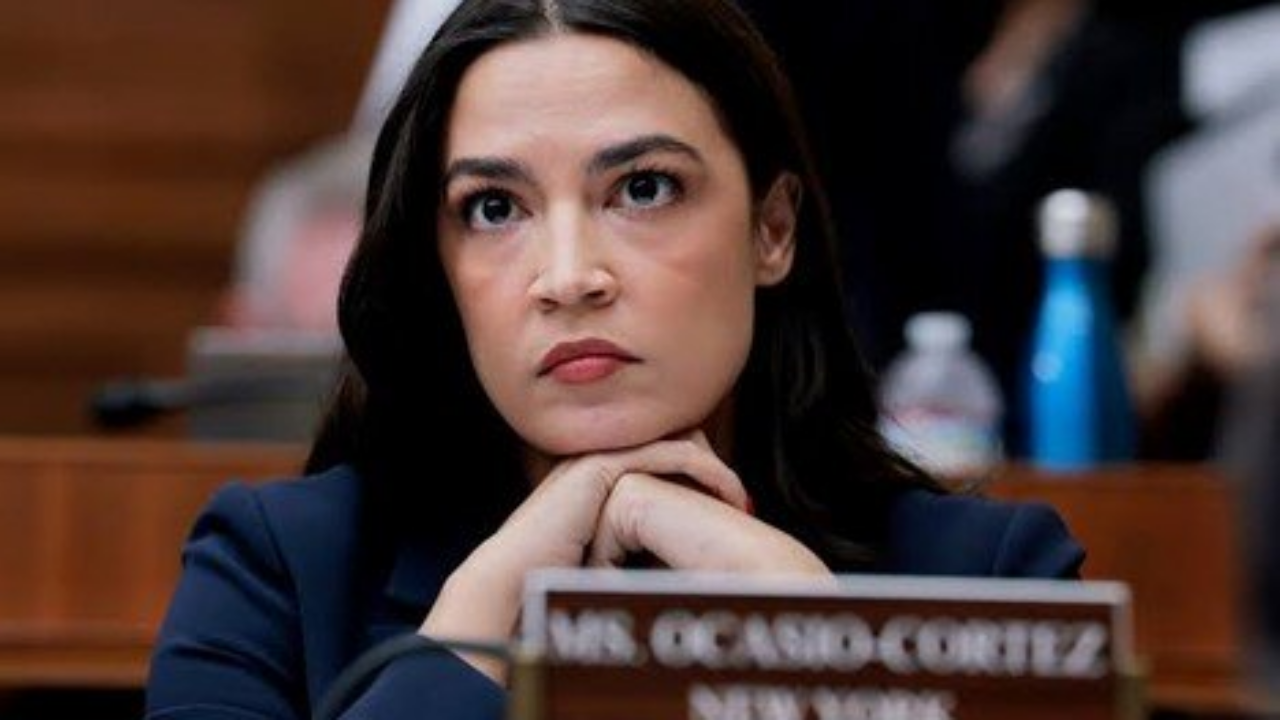 Congresista Alexandria Ocasio-Cortez financia con un millón de dólares la campaña al Senado de Abdul El-Sayed en Míchigan