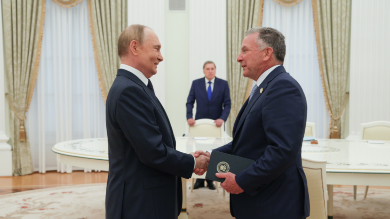 Concluye trascendental cumbre de tres horas entre Vladímir Putin y el enviado especial de la Casa Blanca en San Petersburgo