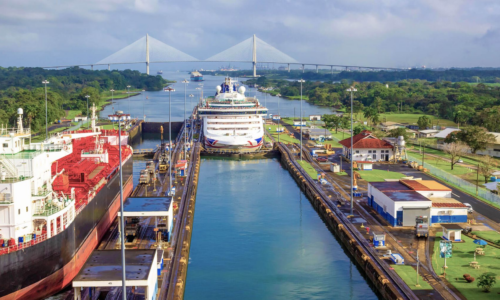 El Canal de Panamá alcanza récord histórico de carga impulsado por el cierre de Ormuz