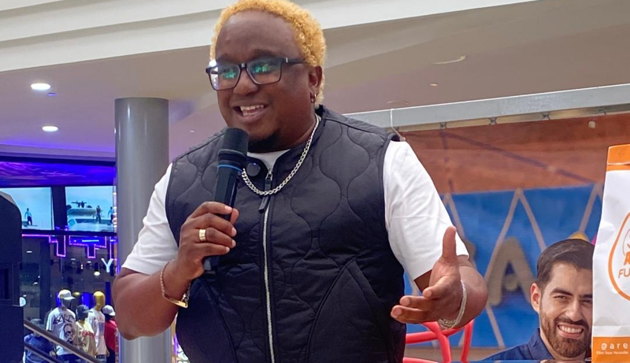 Coquito llega a Maracaibo con su monólogo humorístico «Coquito cazado» en el Teatro Baralt