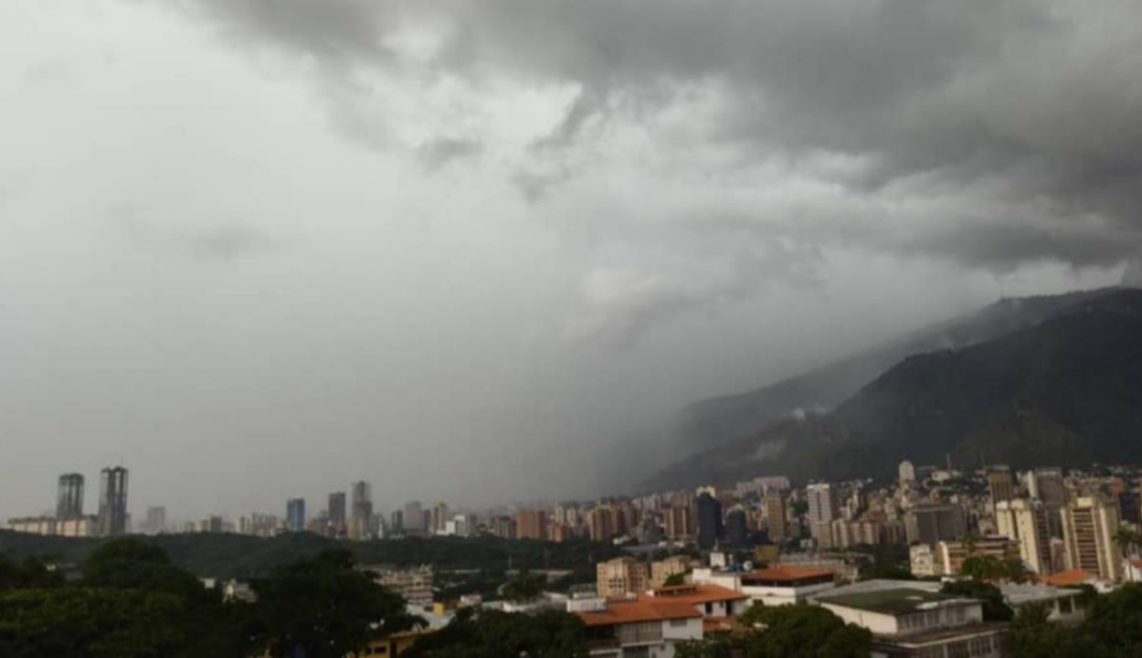 Inameh: Onda Tropical 50 generará precipitaciones y descargas eléctricas en Caracas y 14 estados