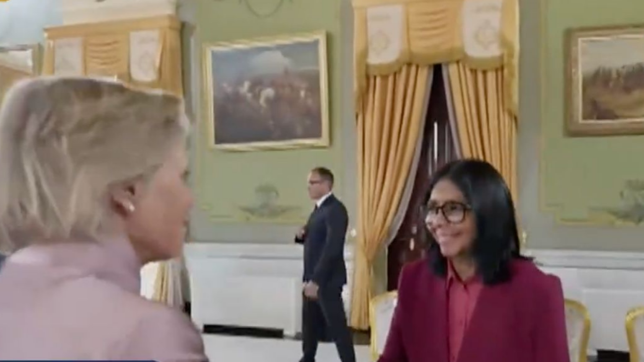 Delcy Rodríguez recibe Cartas Credenciales de la nueva embajadora de Países Bajos