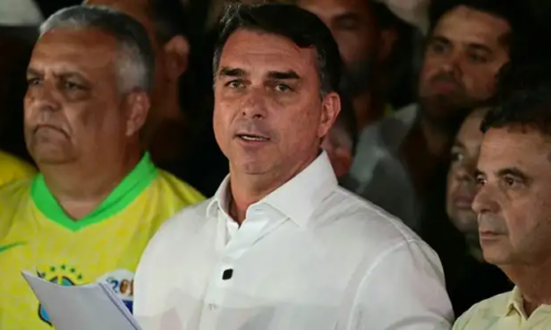 Flávio Bolsonaro anuncia que solicitará la anulación del balotaje tras la reelección de Lula da Silva