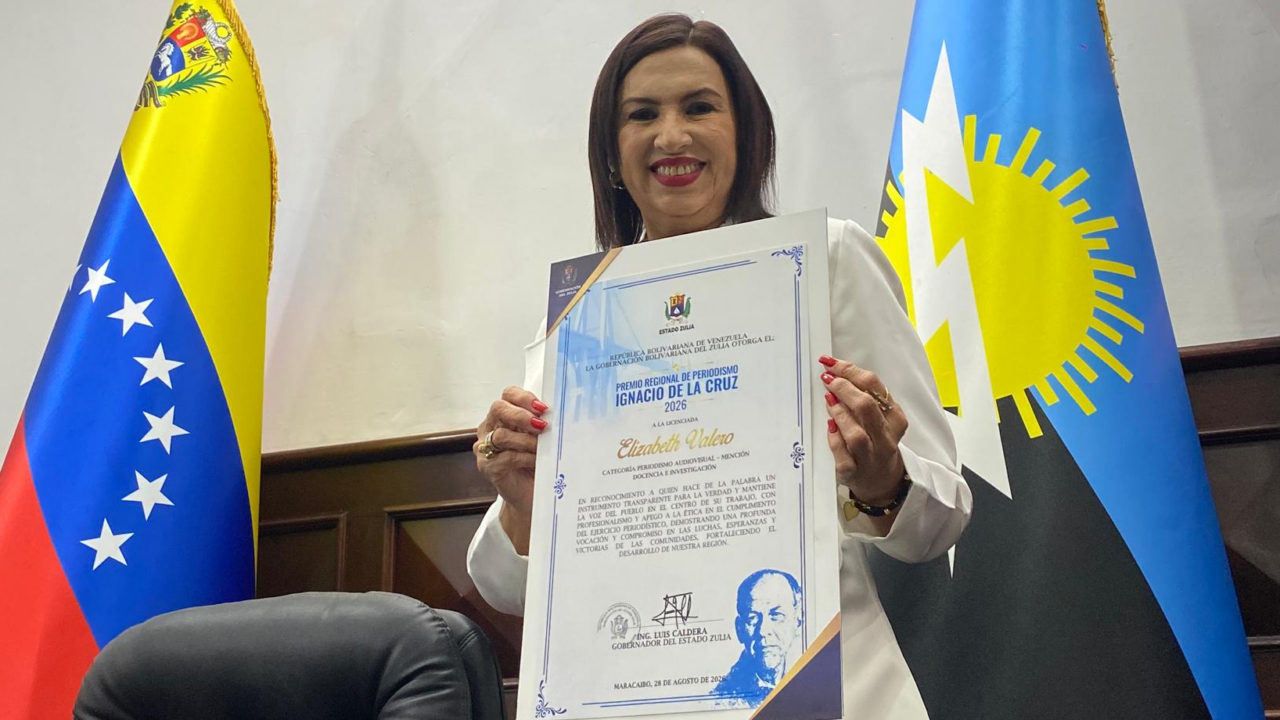 Elizabeth Valero gana el Premio Regional de Periodismo 2026 por su obra «Oratoria, el poder de la palabra»