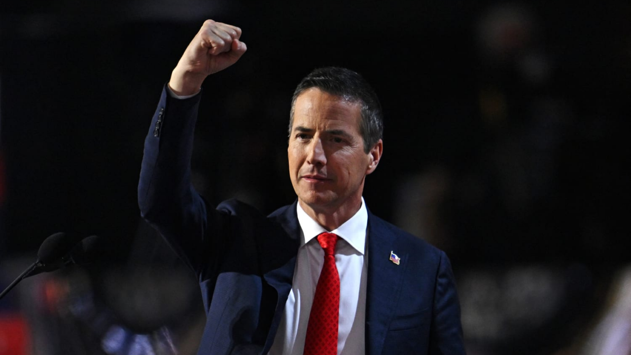 Senador Bernie Moreno propone el 24 de julio de 2027 para celebrar elecciones en Venezuela