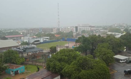 Maracaibo amaneció bajo un fuerte aguacero y fallas de energía eléctricas