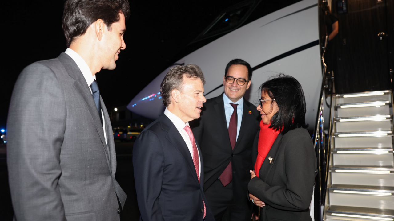 Delcy Rodríguez aterriza en Nueva York para asistir a la ONU y reunirse con Donald Trump