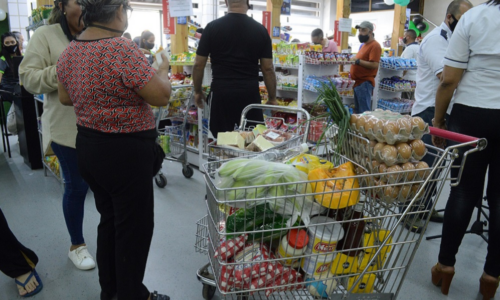 Se necesitan $755 al mes para cubrir la canasta básica alimentaria en Venezuela, según Cendas
