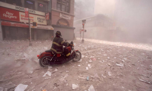 La Harley-Davidson de la icónica fotografía del 11-S ingresa al museo de la marca