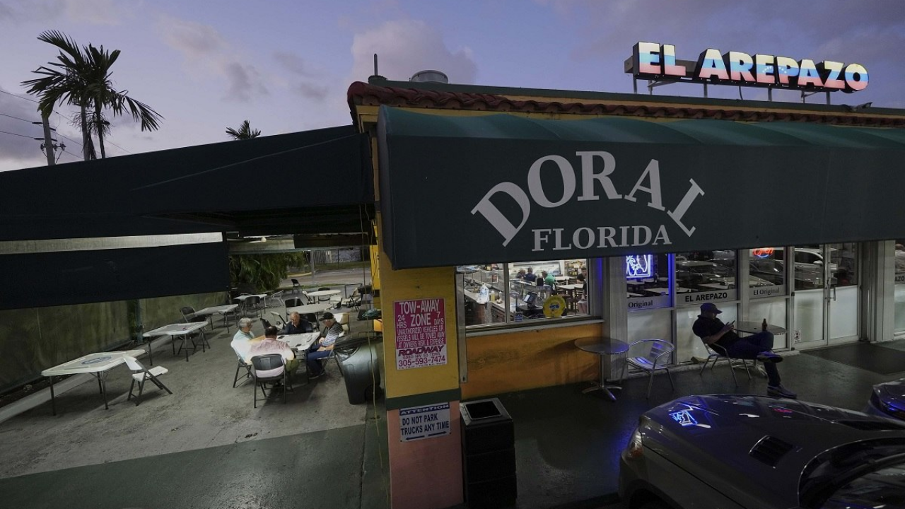 «Pueblo fantasma»: Temor a deportaciones masivas y cierre de comercios desolan a la comunidad venezolana en Doral