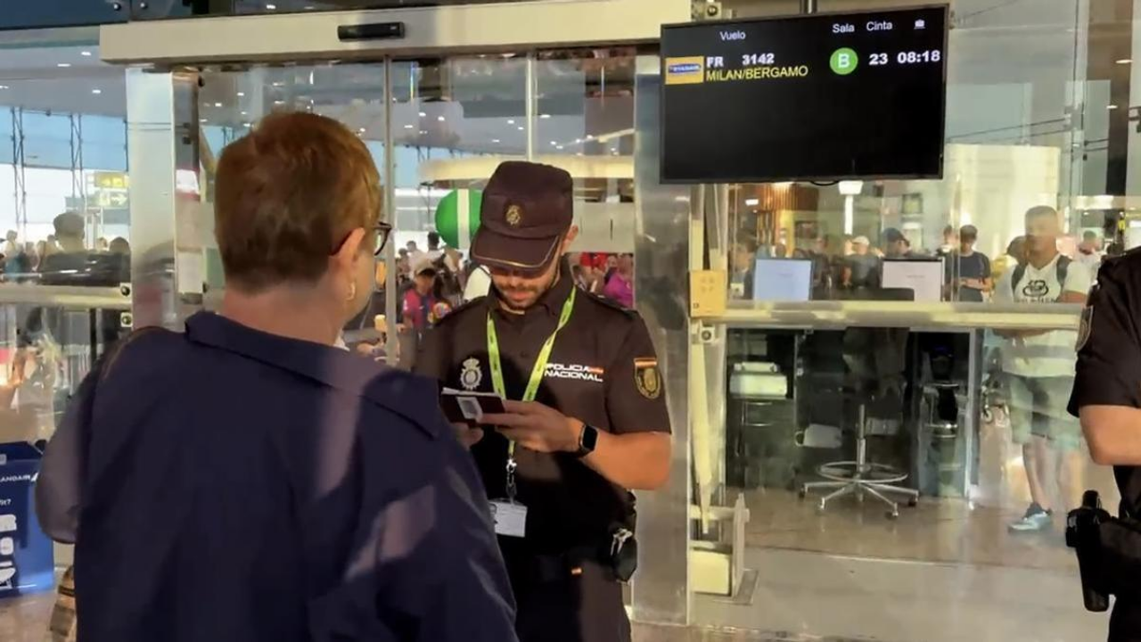 España impone controles de pasaporte a viajeros procedentes de Italia en respuesta a medidas fronterizas