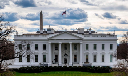 Batalla legal por la libertad de prensa: Periodistas vetados por Trump reingresan a la Casa Blanca tras fallo judicial