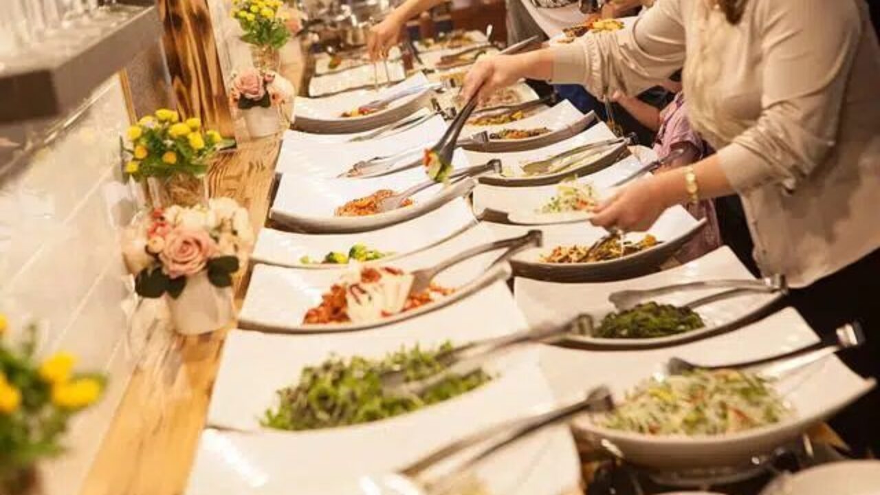 ¿Cómo funciona el buffet en un evento?