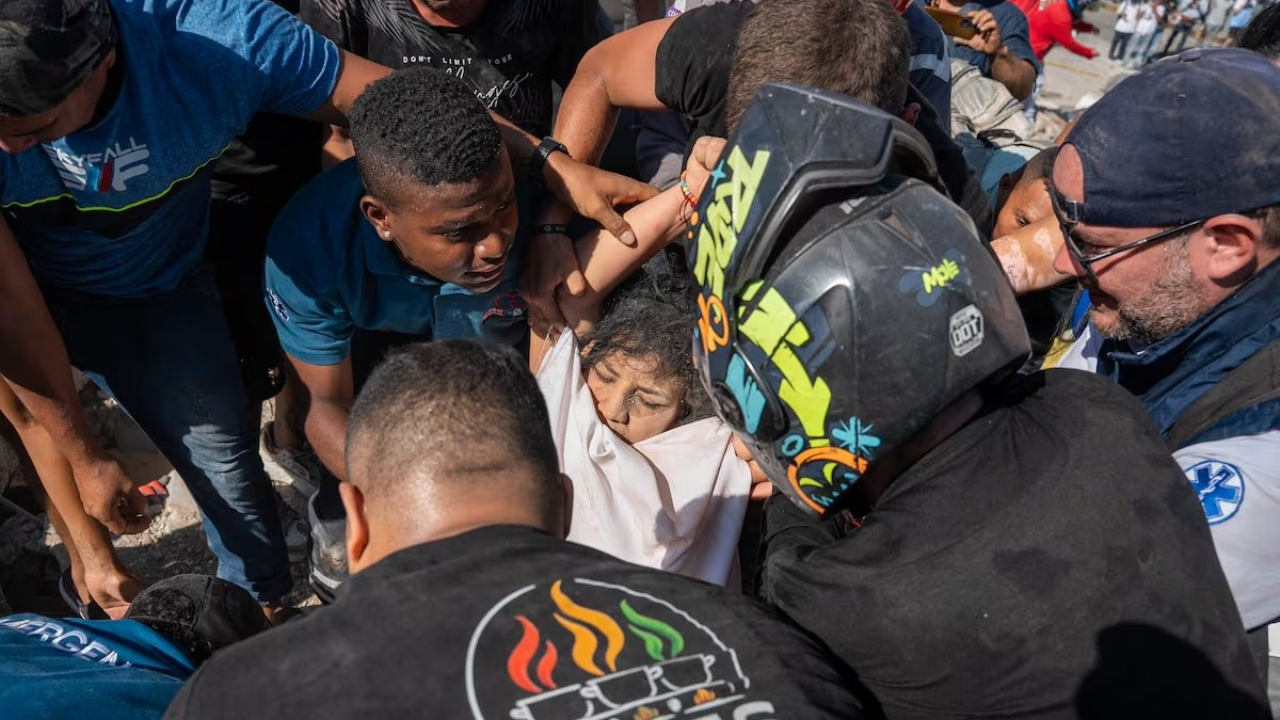 Venezuela ofrece brigadas de rescate y auxilio humanitario a Colombia tras terremoto de 7,4