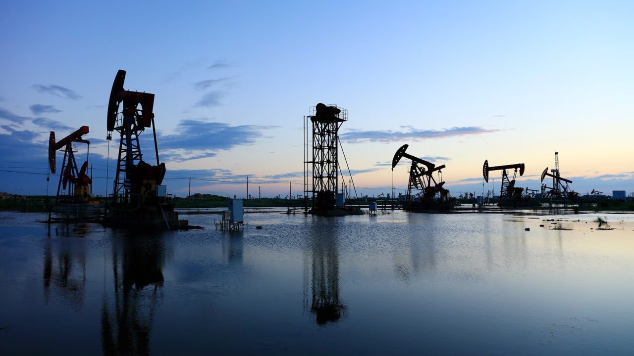Petróleo fuente de energía fósil: origen, historia e impacto en el medioambiente