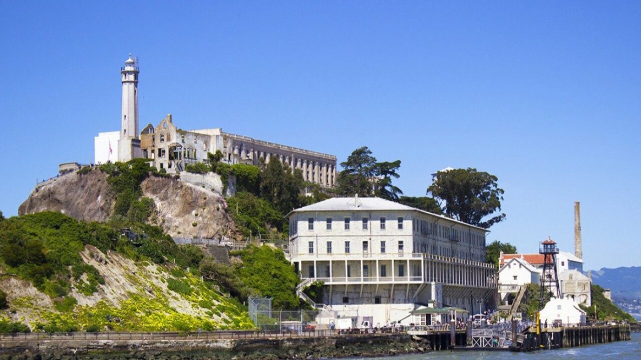 Trump ordena reapertura de la prisión de Alcatraz para encerrar a “los delincuentes más despiadados y violentos de Estados Unidos”