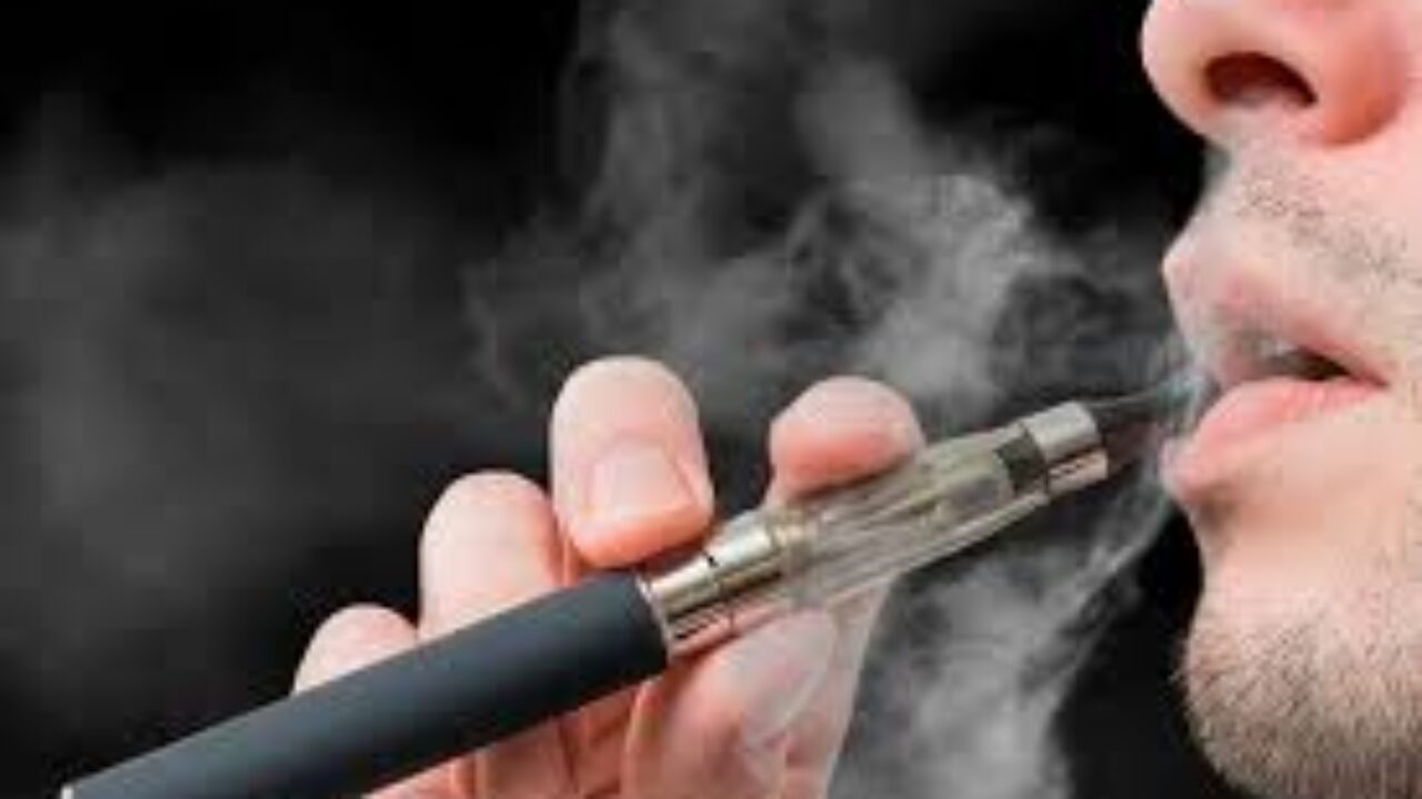 Según estudio, uso de cigarrillos electrónicos o vapeadores elevan riesgo de insuficiencia cardíaca