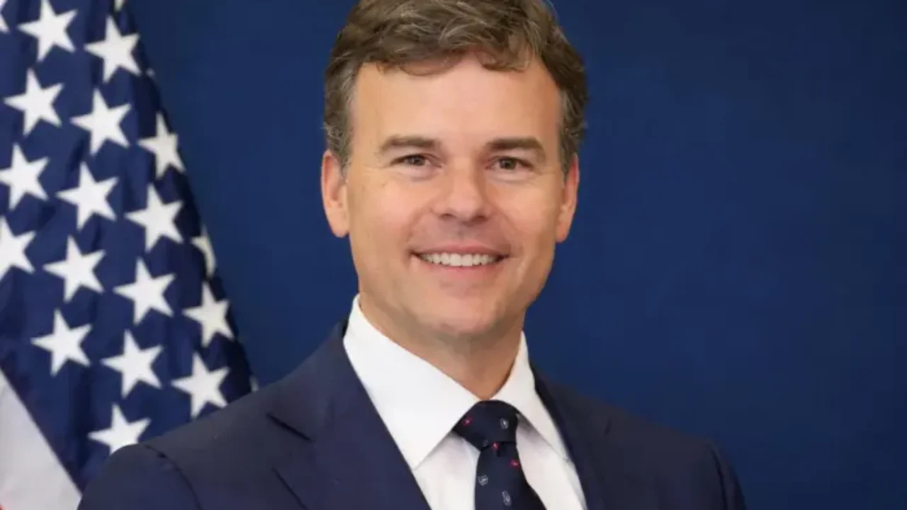 Relevo Estratégico en la Diplomacia de EE. UU.: John Barrett asume la jefatura de la Misión para Venezuela