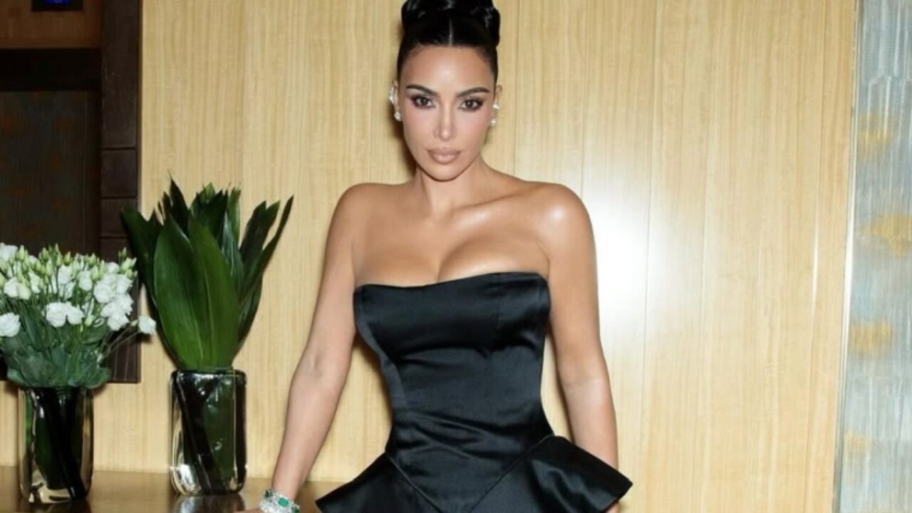 Kim Kardashian se gradúa en la escuela de leyes: de ícono del entretenimiento a abogada en California