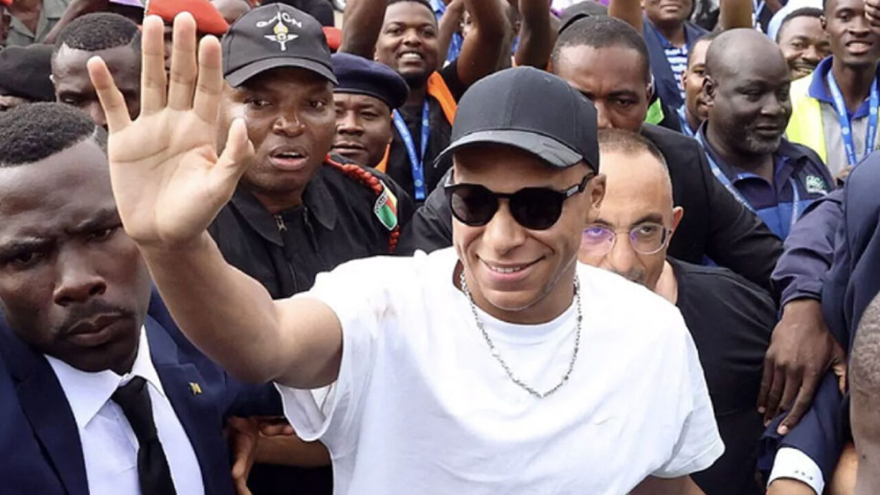 Kylian Mbappé visita Camerún, el país de su padre, por primera vez