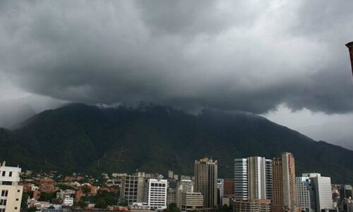 Alerta meteorológica: Prevén lluvias con tormentas eléctricas en la Gran Caracas y 14 estados esta noche