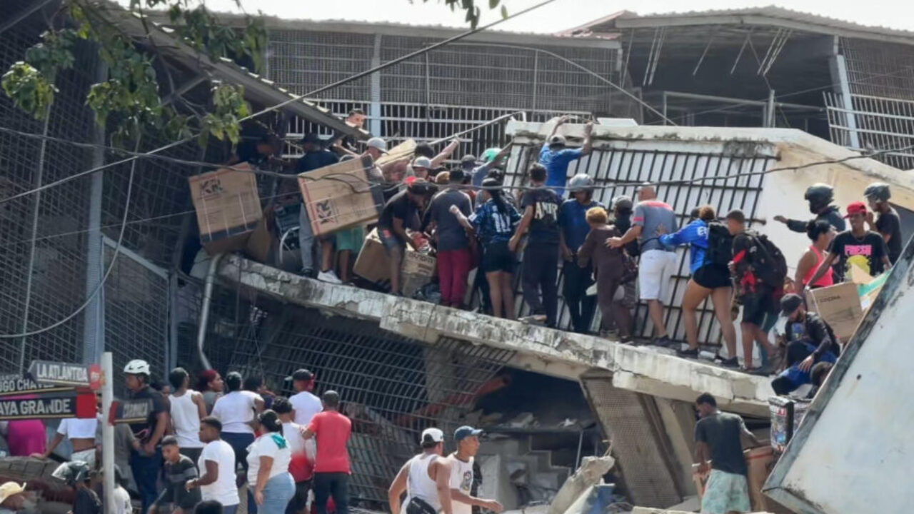 Caos y saqueos irrumpen en una La Guaira devastada tras los sismos de este miercoles 24 jun