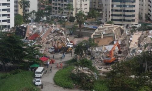 Esperanza bajo los escombros en La Guaira: Rescatistas perforan túnel vertical tras detectar señales de vida