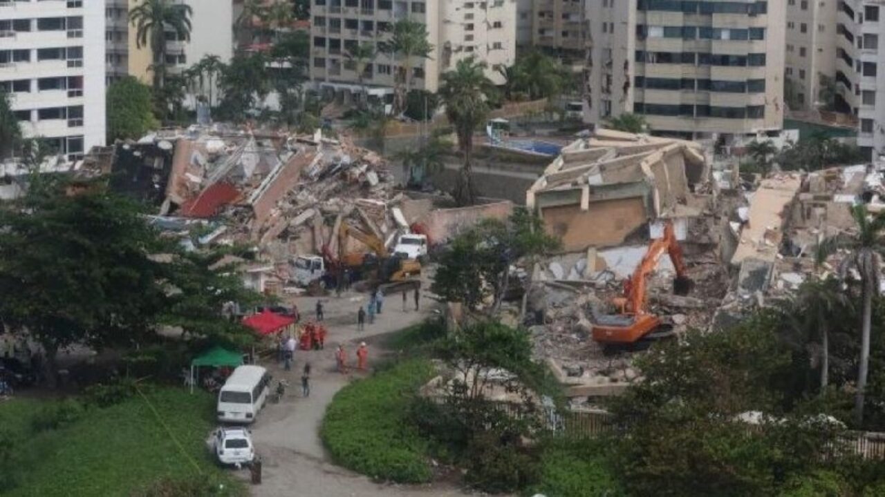 Esperanza bajo los escombros en La Guaira: Rescatistas perforan túnel vertical tras detectar señales de vida