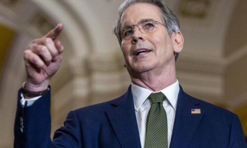 El dólar será el eje comercial de una «nueva Venezuela», según el Secretario del Tesoro  Tesoro de EE. UU.