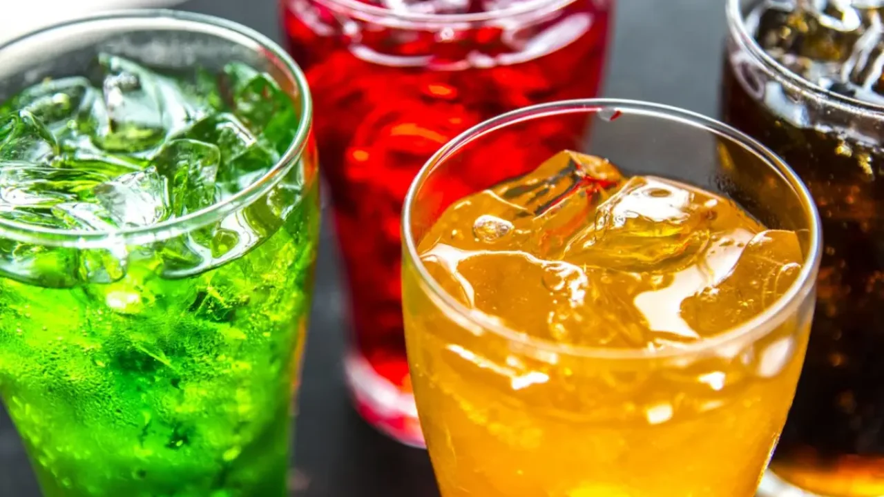 Suiza: Nueve marcas de bebidas acuerdan reducir el azúcar, entre ellas Coca Cola