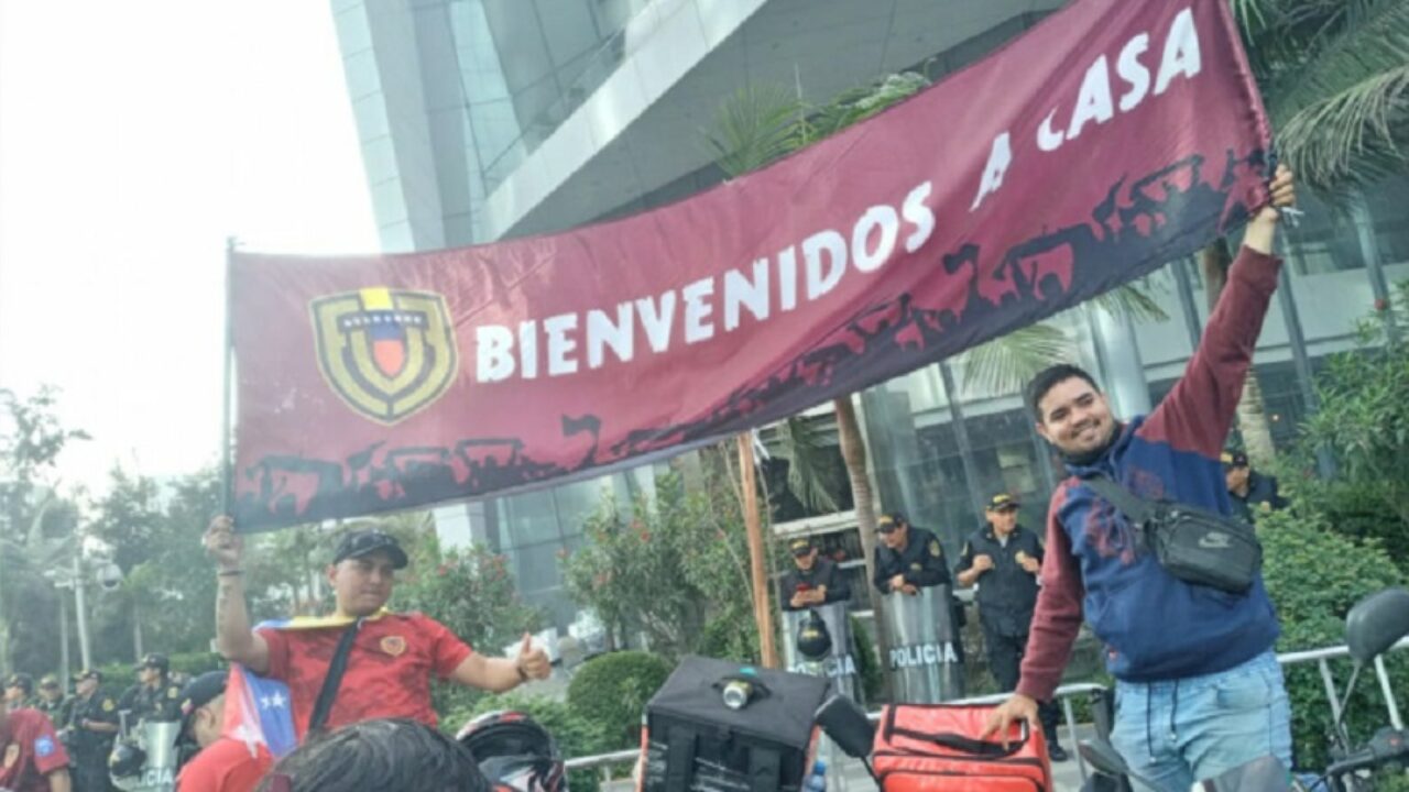 Vinotinto agradece a venezolanos el apoyo en Perú